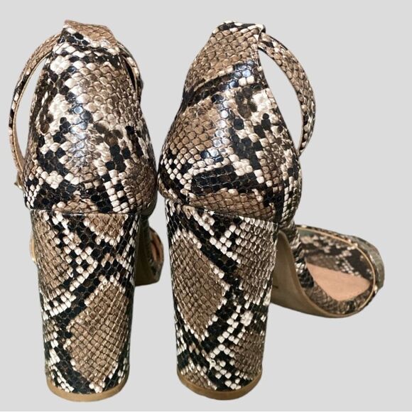 Python Print Pumps by Charlotte Russ Sz6​ - Picture 2 of 3